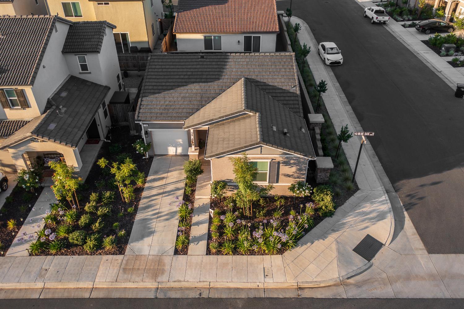 1180 Blue Oak Ln W, Madera, CA 93636