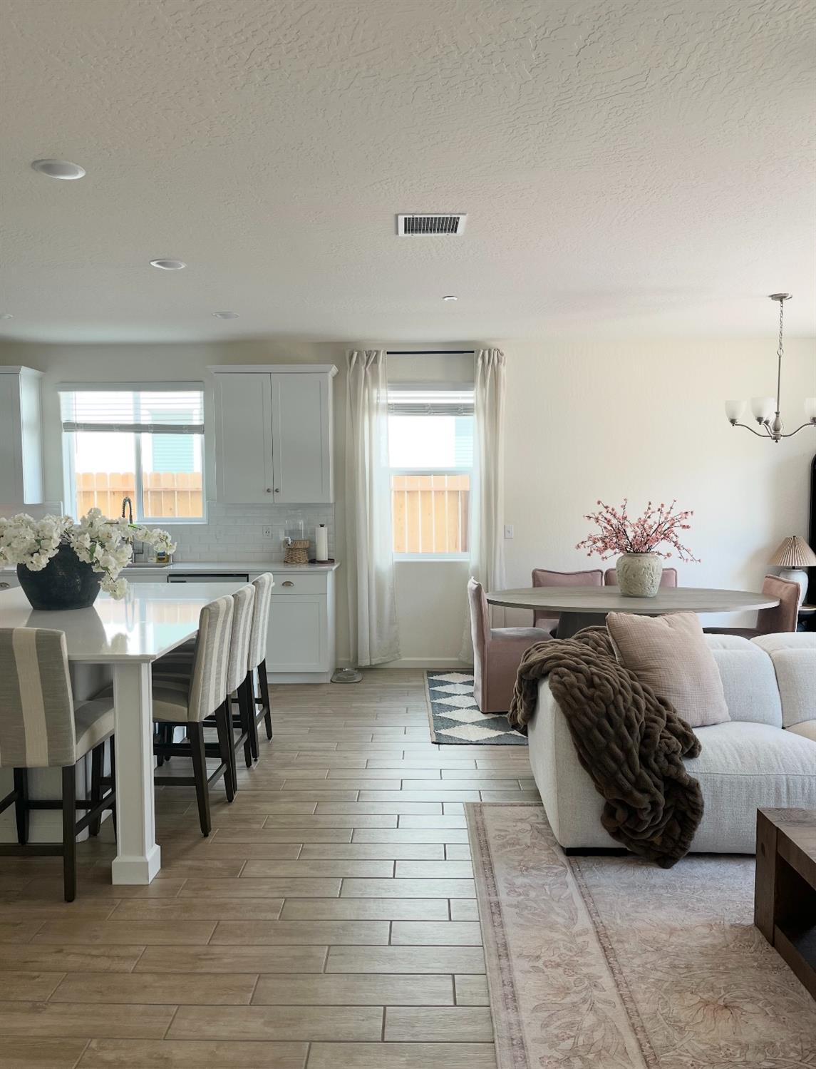 163 Reunion Way S, Madera, CA 93636